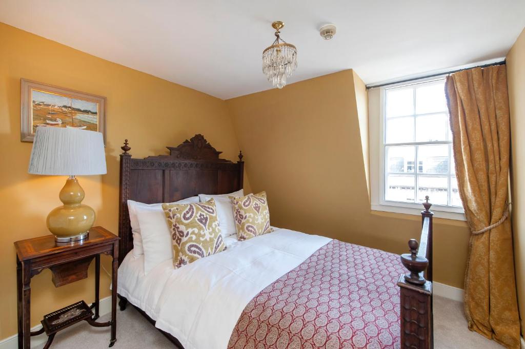 Luxury Regency Apartment in Bath City Centre with Free Parking room 6